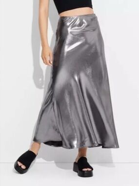Wild Fable Metallic Silver Long Fluid Trumpet Space Age Maxi Skirt Size XS
